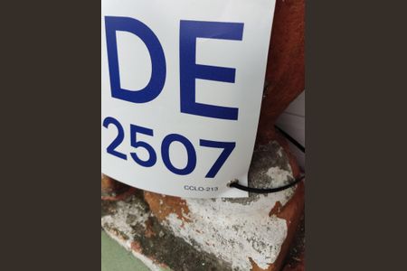 Casa à venda com 150m², 4 quartos e 1 vaga Casa à venda com 150m², 4 quartos e 1 vagaFachada