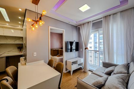 Sala de apartamento para alugar com 2 quartos, 38m² em Jardim Analia Franco, São Paulo