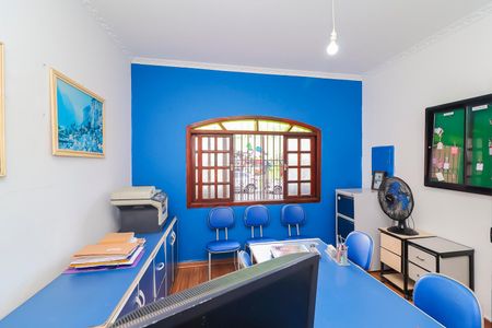 Casa para alugar com 250m², 5 quartos e 2 vagasEscritório