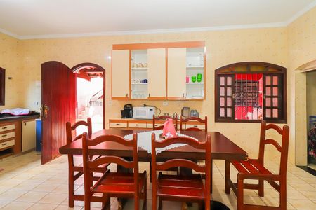 Casa para alugar com 250m², 5 quartos e 2 vagasCozinha