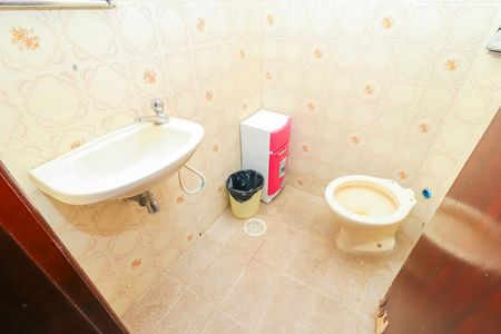 Casa para alugar com 250m², 5 quartos e 2 vagasBanheiro de Serviço