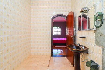 Casa para alugar com 250m², 5 quartos e 2 vagasBanheiro 2