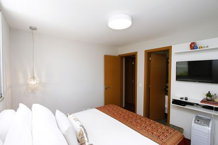 Apartamento à venda com 105m², 3 quartos e 2 vagasQuarto 2 - Suíte