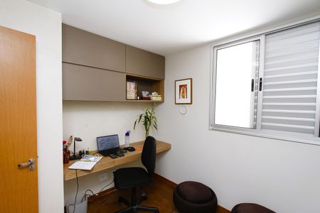 Apartamento à venda com 105m², 3 quartos e 2 vagasQuarto 3