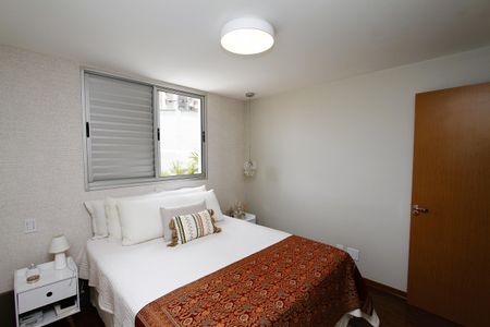 Apartamento à venda com 105m², 3 quartos e 2 vagasQuarto 2 - Suíte