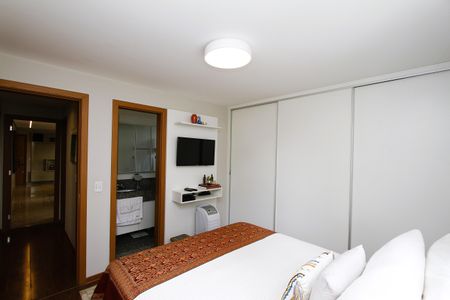 Apartamento à venda com 105m², 3 quartos e 2 vagasQuarto 2 - Suíte