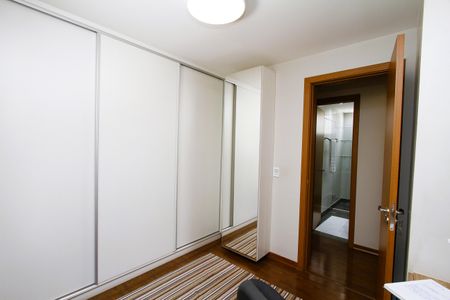 Apartamento à venda com 105m², 3 quartos e 2 vagasQuarto 3