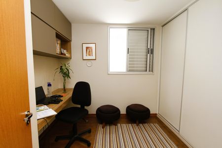 Apartamento à venda com 105m², 3 quartos e 2 vagasQuarto 3
