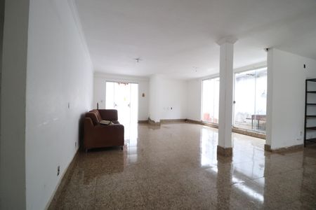 Sala de casa para alugar com 3 quartos, 220m² em Osvaldo Rezende, Uberlândia