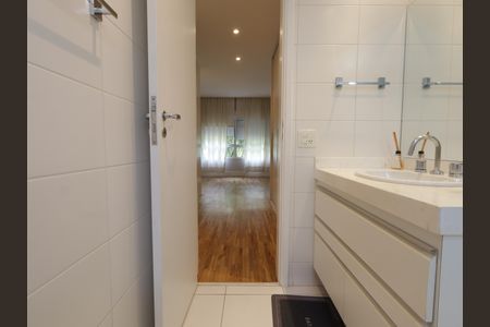 Apartamento à venda com 132m², 2 quartos e 2 vagasBanheiro da Suíte 2