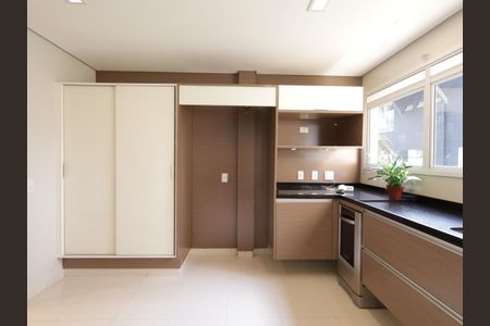 Apartamento à venda com 132m², 2 quartos e 2 vagasCozinha