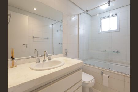 Apartamento à venda com 132m², 2 quartos e 2 vagasBanheiro da Suíte 2