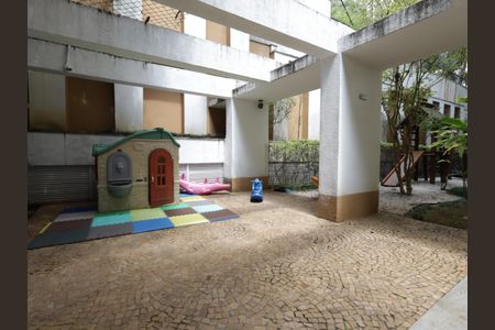 Apartamento à venda com 132m², 2 quartos e 2 vagasÁrea comum - Playground