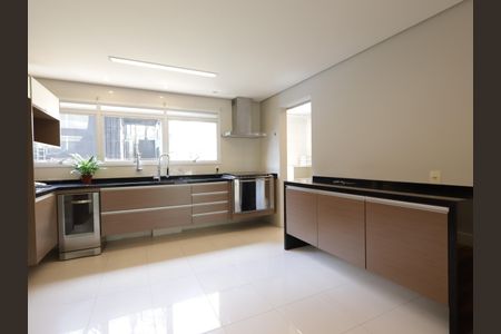 Apartamento à venda com 132m², 2 quartos e 2 vagasCozinha