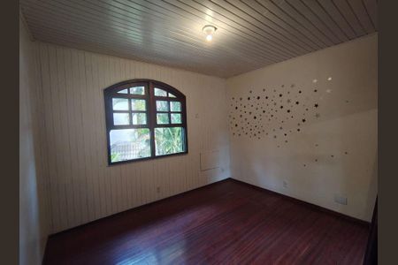 Casa à venda com 3 quartos, 339m² em Piratininga, Niterói