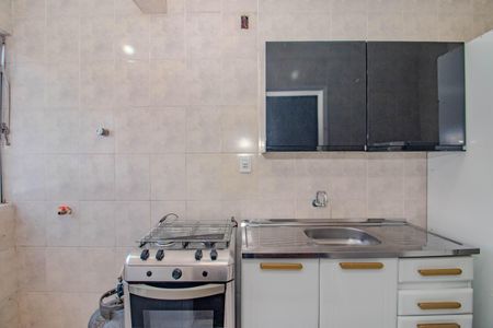 Cozinha de kitnet/studio para alugar com 1 quarto, 32m² em Passo D’areia, Porto Alegre