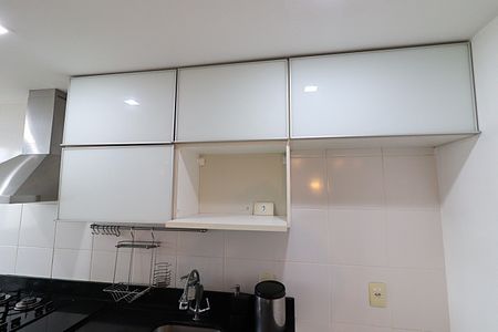 Cozinha de apartamento para alugar com 2 quartos, 68m² em Vila Ipiranga, Porto Alegre
