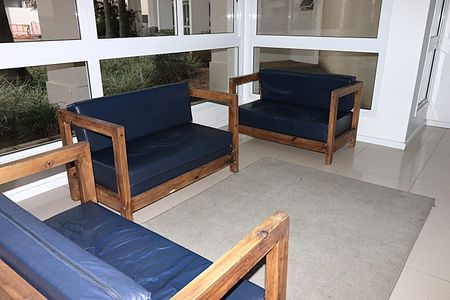Área comum - Hall de entrada de apartamento para alugar com 2 quartos, 68m² em Vila Ipiranga, Porto Alegre