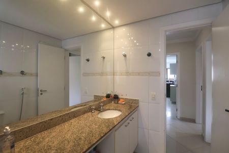 Apartamento para alugar com 163m², 4 quartos e 2 vagas Apartamento para alugar com 163m², 4 quartos e 2 vagasBanheiro Social