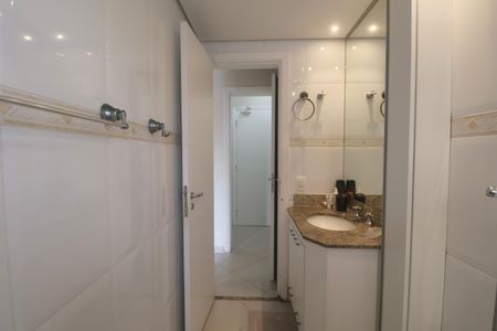 Apartamento para alugar com 163m², 4 quartos e 2 vagas Apartamento para alugar com 163m², 4 quartos e 2 vagasBanheiro Suíte
