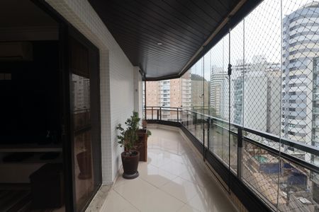 Apartamento para alugar com 163m², 4 quartos e 2 vagas Apartamento para alugar com 163m², 4 quartos e 2 vagasVaranda