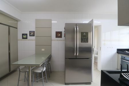 Apartamento para alugar com 163m², 4 quartos e 2 vagas Apartamento para alugar com 163m², 4 quartos e 2 vagasCozinha