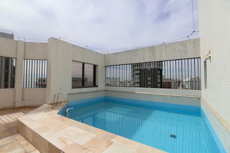 Apartamento para alugar com 163m², 4 quartos e 2 vagas Apartamento para alugar com 163m², 4 quartos e 2 vagasÁrea comum - Piscina