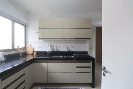 Apartamento para alugar com 163m², 4 quartos e 2 vagas Apartamento para alugar com 163m², 4 quartos e 2 vagasCozinha