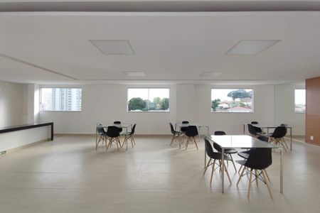 Apartamento para alugar com 43m², 2 quartos e 1 vaga Apartamento para alugar com 43m², 2 quartos e 1 vagaÁrea comum - Salão de festas