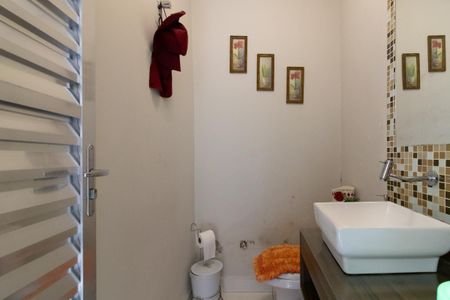 Casa à venda com 165m², 4 quartos e 2 vagasLavabo