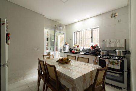 Casa à venda com 165m², 4 quartos e 2 vagasCozinha