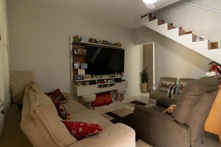 Casa à venda com 165m², 4 quartos e 2 vagasSala