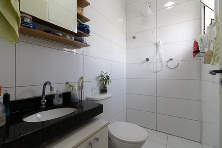 Casa de condomínio à venda com 120m², 3 quartos e 2 vagas Casa de condomínio à venda com 120m², 3 quartos e 2 vagasBanheiro da Suíte