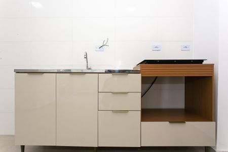 Studio para alugar com 25m², 1 quarto e sem vaga Studio para alugar com 25m², 1 quarto e sem vagaCozinha - Armários