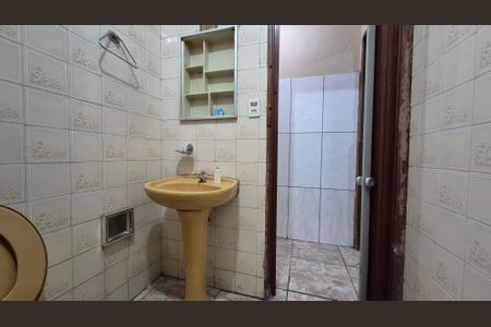 Banheiro de casa para alugar com 1 quarto, 25m² em Vila Palmares, Santo André