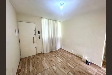 Sala de apartamento para alugar com 2 quartos, 45m² em Vila Barros, Guarulhos