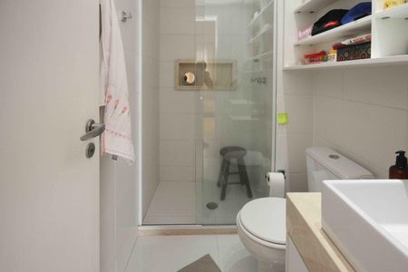 Apartamento à venda com 76m², 2 quartos e 1 vagaBanheiro Social