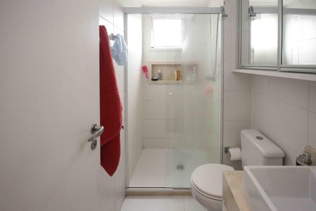 Apartamento à venda com 76m², 2 quartos e 1 vagaBanheiro da Suite