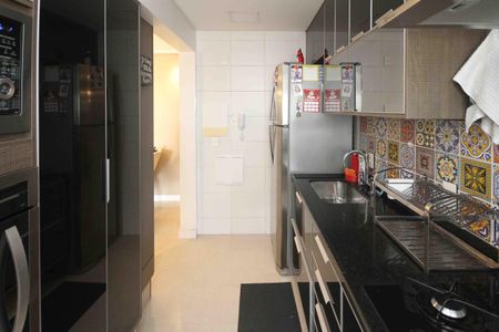 Apartamento à venda com 76m², 2 quartos e 1 vagaCozinha