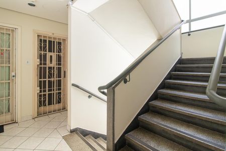 Apartamento à venda com 69m², 2 quartos e sem vagaEscadas