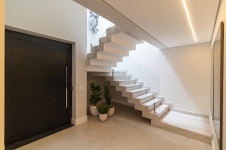 Casa de condomínio à venda com 330m², 4 quartos e 4 vagas Casa de condomínio à venda com 330m², 4 quartos e 4 vagasHall de entrada