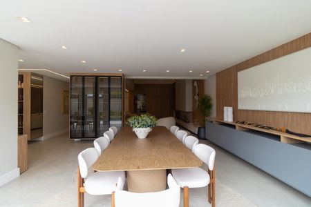 Casa de condomínio à venda com 330m², 4 quartos e 4 vagas Casa de condomínio à venda com 330m², 4 quartos e 4 vagasVaranda gourmet