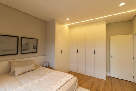 Casa de condomínio à venda com 330m², 4 quartos e 4 vagas Casa de condomínio à venda com 330m², 4 quartos e 4 vagasSuíte 01