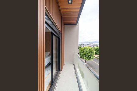 Casa de condomínio à venda com 330m², 4 quartos e 4 vagas Casa de condomínio à venda com 330m², 4 quartos e 4 vagasSacada da Suíte 04