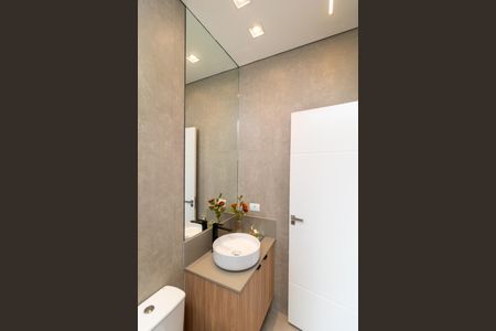 Casa de condomínio à venda com 330m², 4 quartos e 4 vagas Casa de condomínio à venda com 330m², 4 quartos e 4 vagasBanheiro da Suíte 03