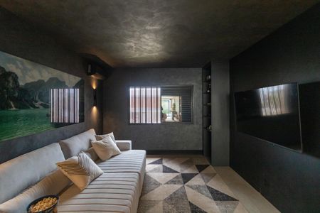 Casa de condomínio à venda com 330m², 4 quartos e 4 vagas Casa de condomínio à venda com 330m², 4 quartos e 4 vagasSala de TV