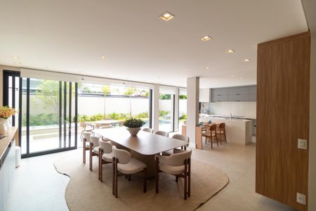 Casa de condomínio à venda com 330m², 4 quartos e 4 vagas Casa de condomínio à venda com 330m², 4 quartos e 4 vagasVaranda gourmet