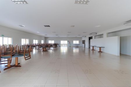 Casa de condomínio à venda com 330m², 4 quartos e 4 vagas Casa de condomínio à venda com 330m², 4 quartos e 4 vagasÁrea comum - Salão de festas