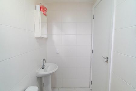 Banheiro da Suíte de kitnet/studio à venda com 1 quarto, 28m² em Jardim Itacolomi, São Paulo