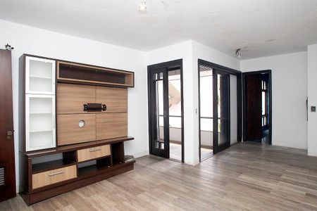 Casa à venda com 210m², 4 quartos e 2 vagasQuarto 1 Suíte